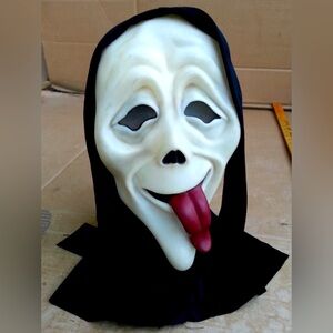 Scream Mask Tongue Out Ghost face Easter Unlimited Fun World Wassup Scary Movie
